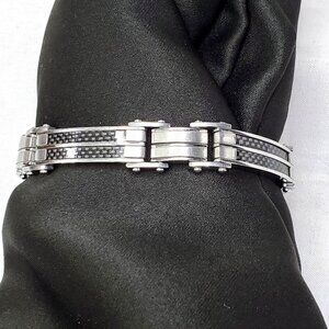 Mens Stainless Steel Bracelet With Black Carbon Fiber Inlay 8.25"